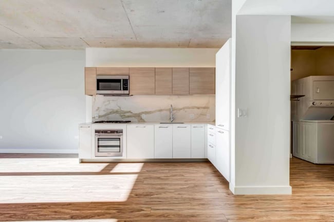 Photo - 620 W Randolph St Apartment