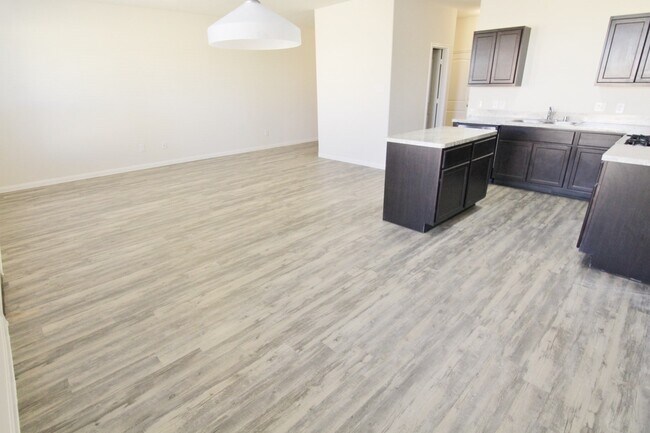 Foto del edificio - 6267 Brenwood Cir