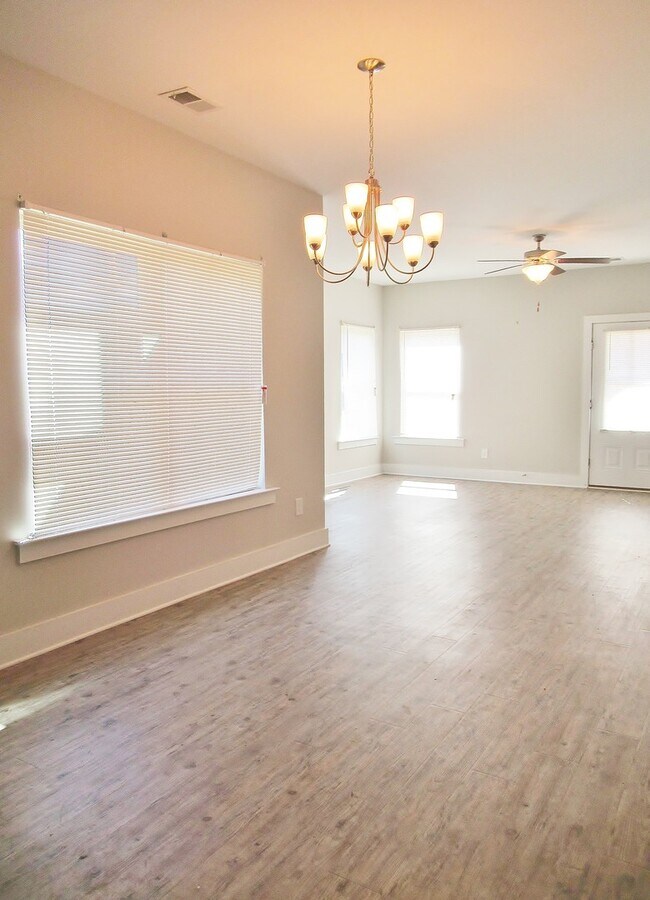 Foto del edificio - Home for Rent in Tuscaloosa, AL! Available...