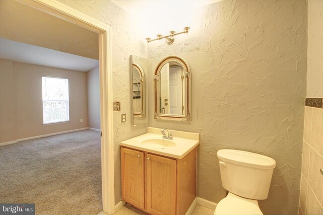 Building Photo - 500 Leahy Ct