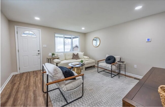 Foto del edificio - South Fayette Beauty! 4 bedrooms/2 baths