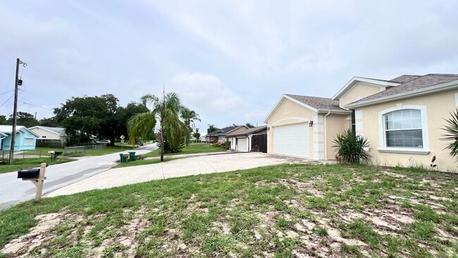 Building Photo - Lovely 3 bd/2 ba home in Cocoa!!