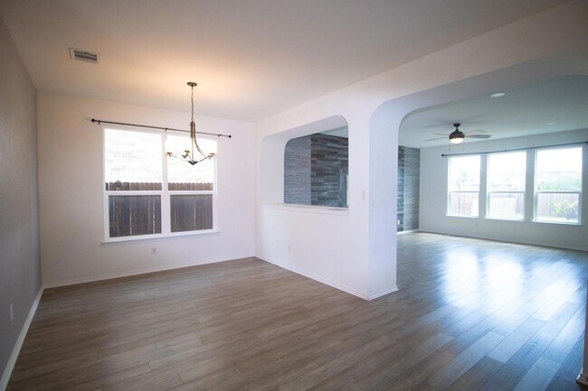 Foto del edificio - 2105 Ebony Dove St