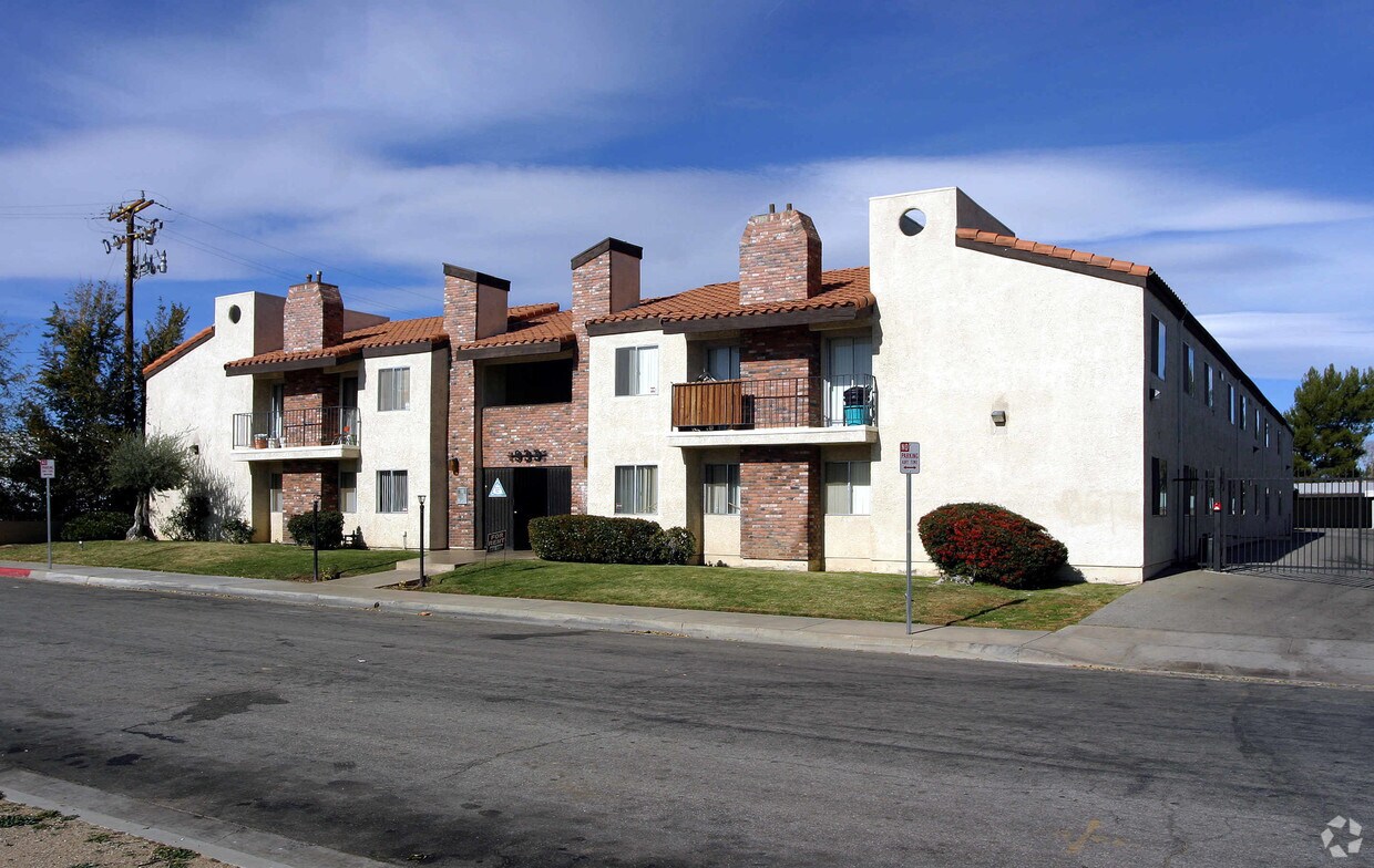 Foto del edificio - 933 E Avenue Q4