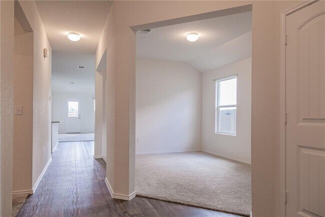 Foto del edificio - 15225 Harkness Pass