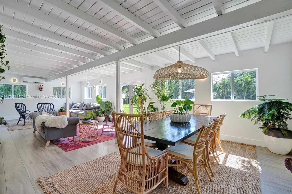 Primary Photo - 17505 SW 90th Ave