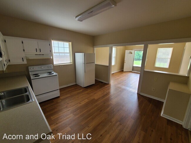 Building Photo - 4 br, 1 bath House - 624 Delaware Ave