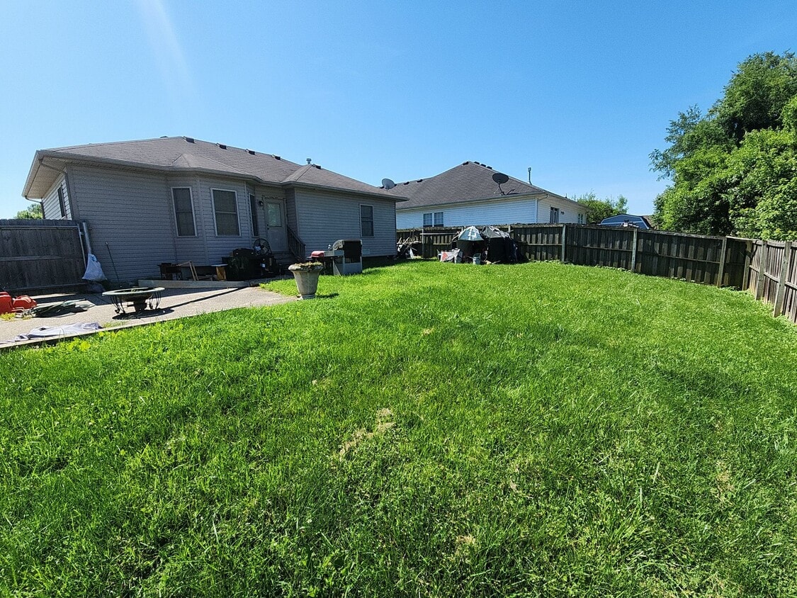 Building Photo - 11110 Sandwood Pl