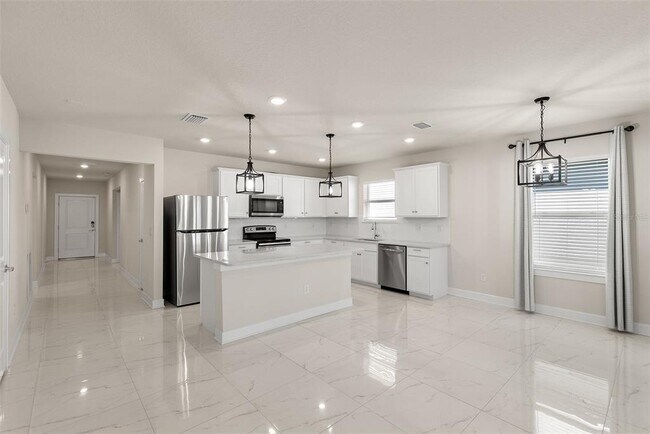 Building Photo - 9256 Royal River Cir