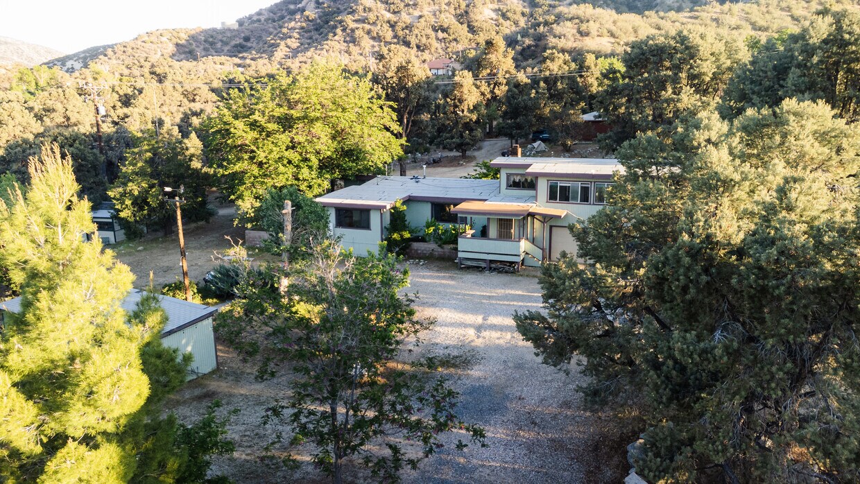 Building Photo - 1701 Desert Front Rd