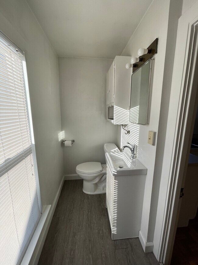 3/4 Bath Updated - 1125 S Cornelia St