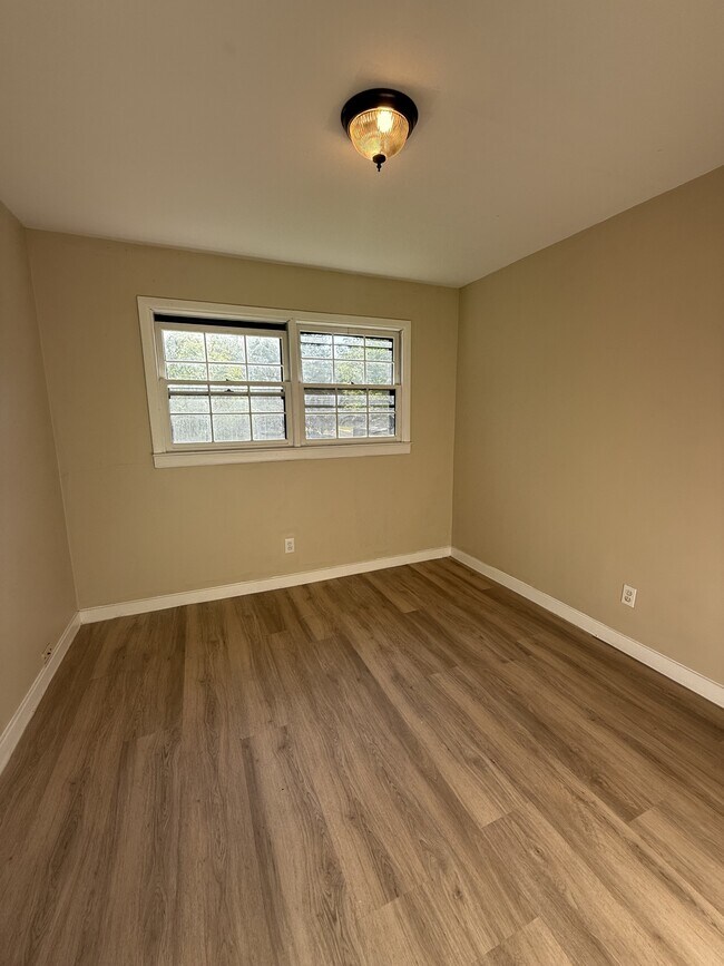 Building Photo - 1332 4th Way NW