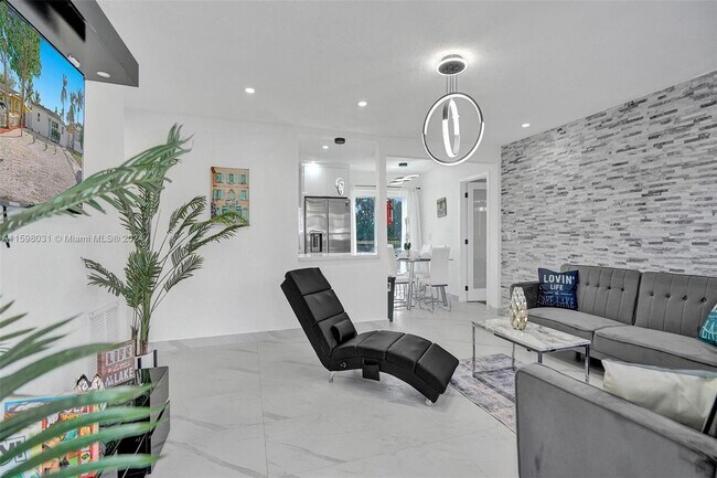 Building Photo - 4296 SW 49th St