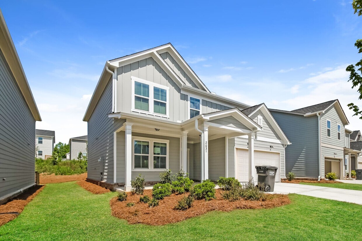 Primary Photo - 2031 Blue Sky Ave