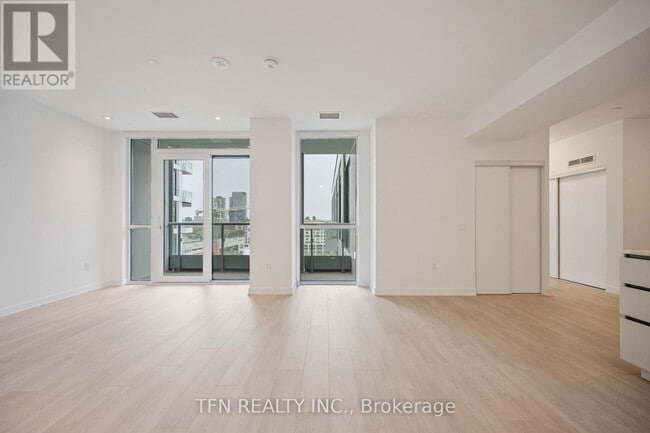 Building Photo - 15 Richardson St