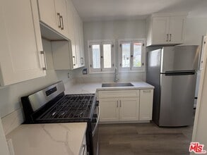 Building Photo - 92 S Sunnyslope Ave