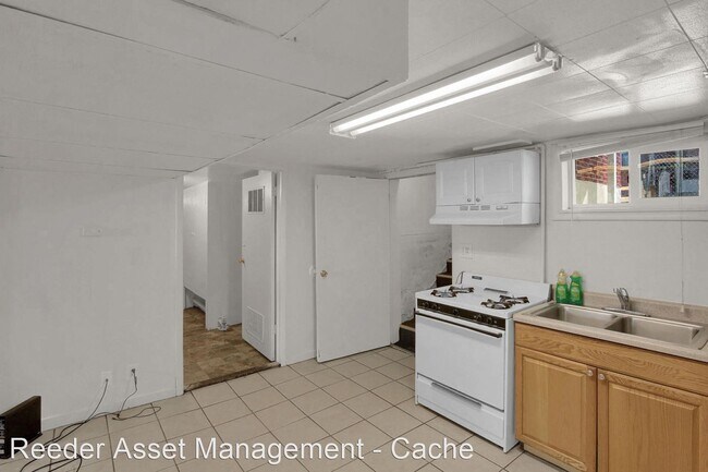 Building Photo - 320 E 1000 N