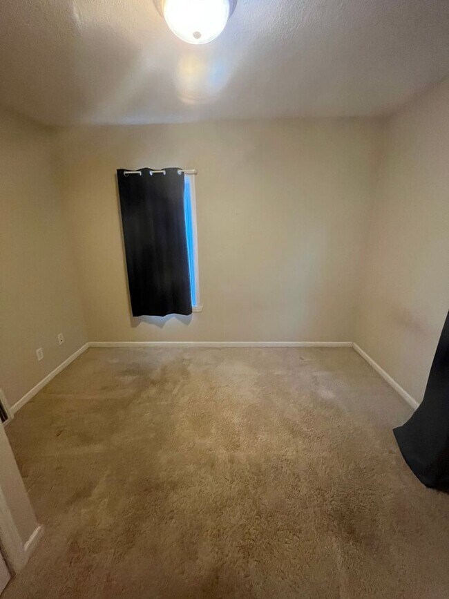 Building Photo - 1 br, 1 bath House - 206 Ave G