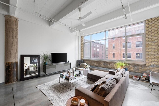 Foto del edificio - 700 N Washington Ave