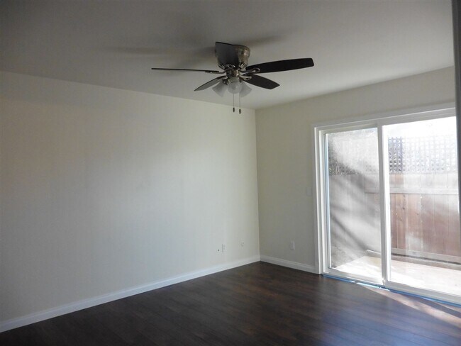 Foto del edificio - Beautiful 4-Bedroom Home with Central AC and Solar! MUST SEE!!!