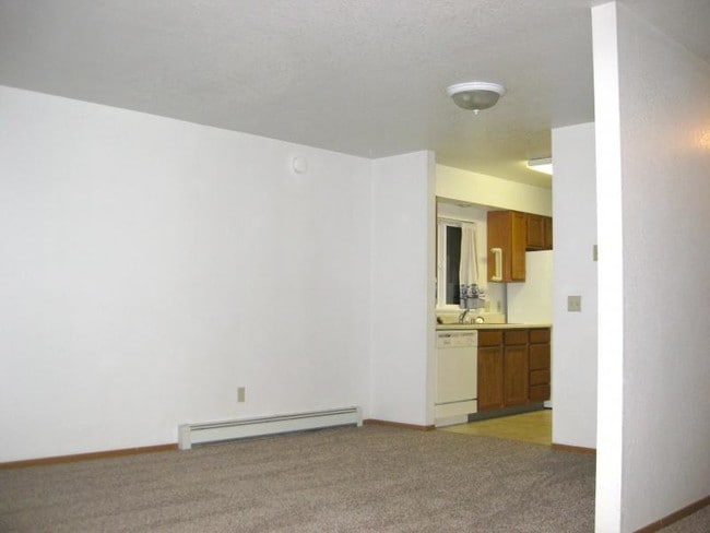 Building Photo - 206 N Gill St