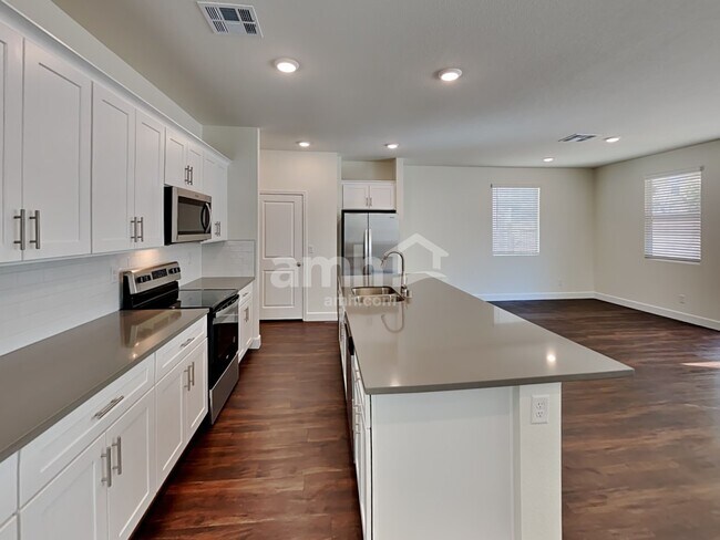Building Photo - 567 Lotus Land Ave