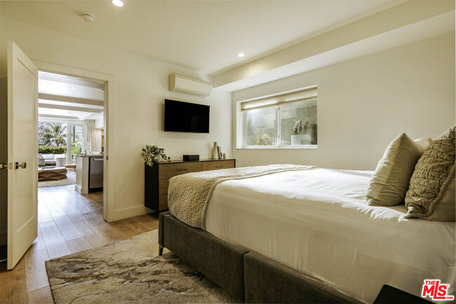 Foto del edificio - 2817 3rd St