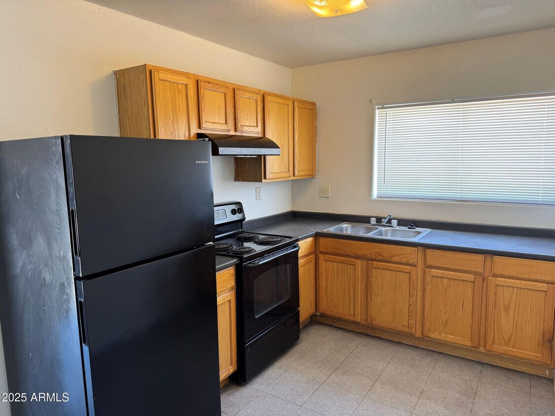 Foto principal - 1224 E Apache St
