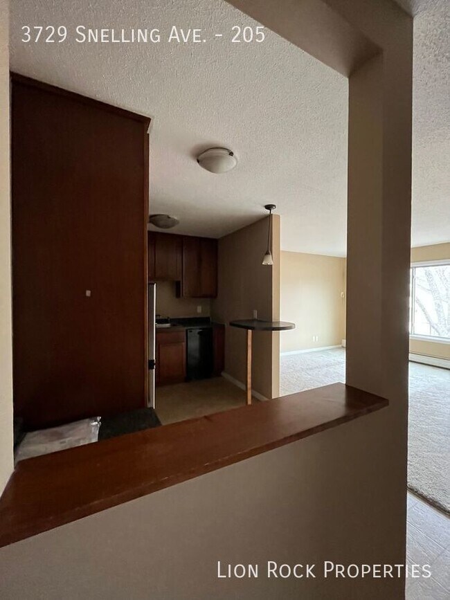 Building Photo - Your Contemporary Haven in Minneapolis for...