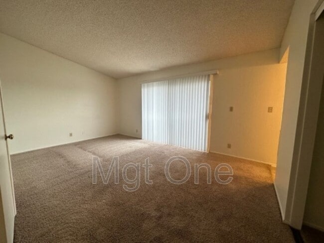 Building Photo - 23575 Parkland Ave