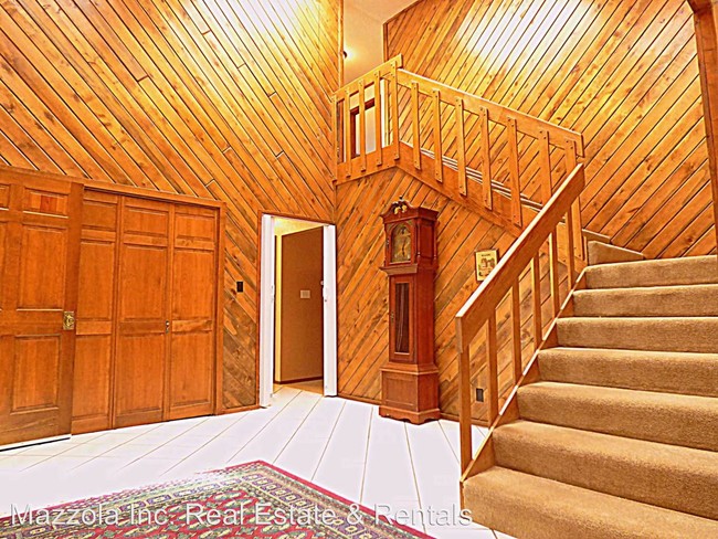 Building Photo - 583 Juan Tomas Rd
