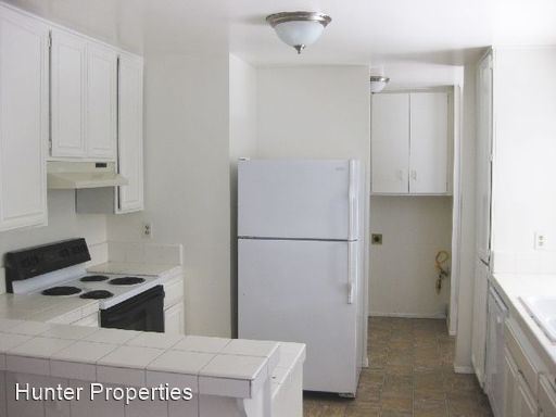 Building Photo - 1141 Woodlake Dr