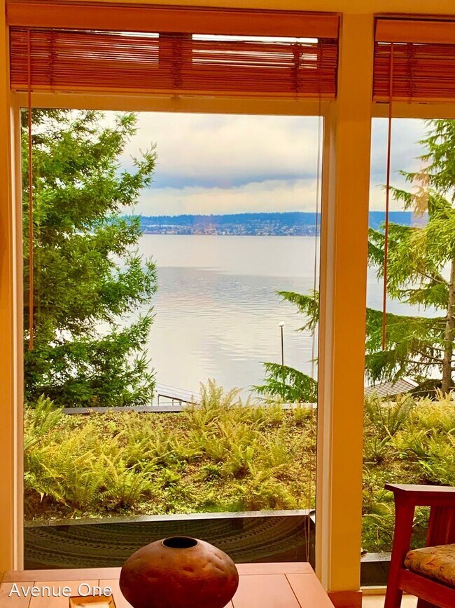 Building Photo - 1 br, 1 bath House - 3134 E Laurelhurst Dr...