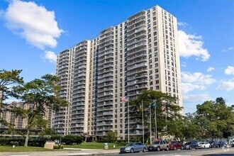 Building Photo - 501 Surf Ave