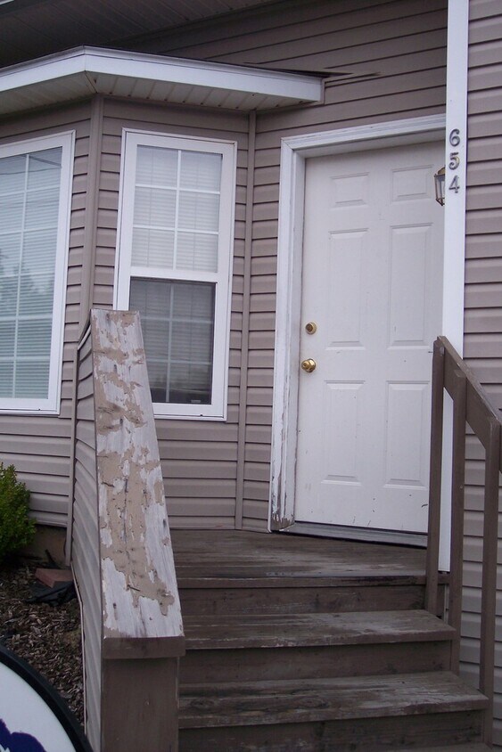 Primary Photo - 652/654 N. Polk