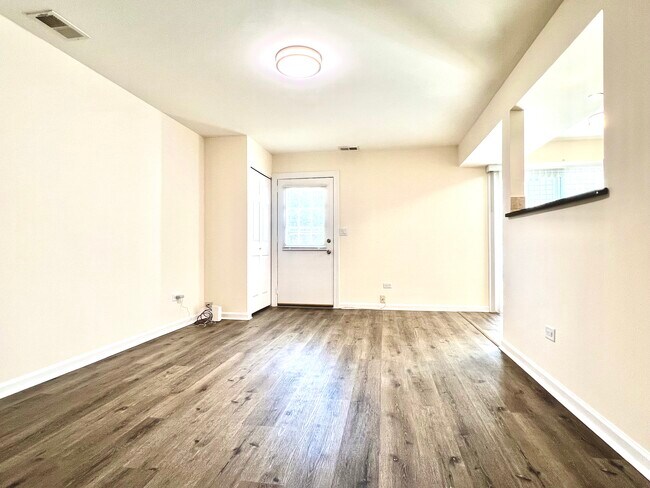 Building Photo - 640 Gray Ct
