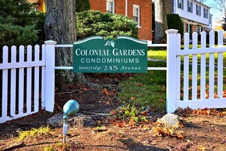 Building Photo - 245 Sunnyridge Ave