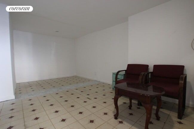Foto del edificio - 32-20 30th St