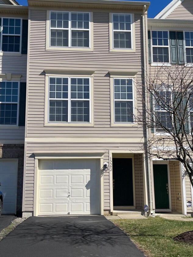 Foto principal - 15592 John Diskin Cir
