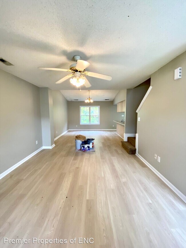 Building Photo - 2 br, 2.5 bath House - 342 Winners Circle