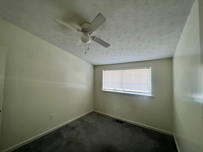 Foto del edificio - Lee Road 483