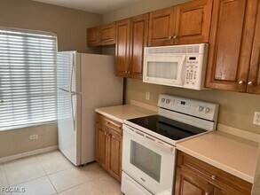 Building Photo - 9440 Ivy Brook Run