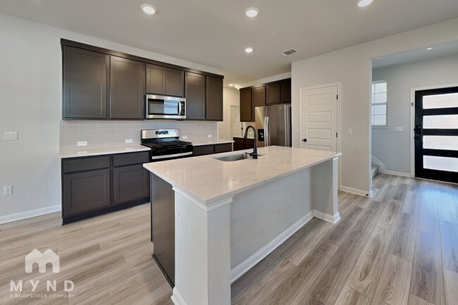 Building Photo - 8003 Andravida Dr
