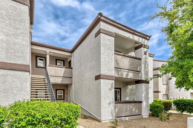 Foto del edificio - 7255 W Sunset Rd