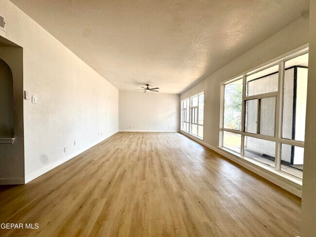 Foto del edificio - 5102 Beals St