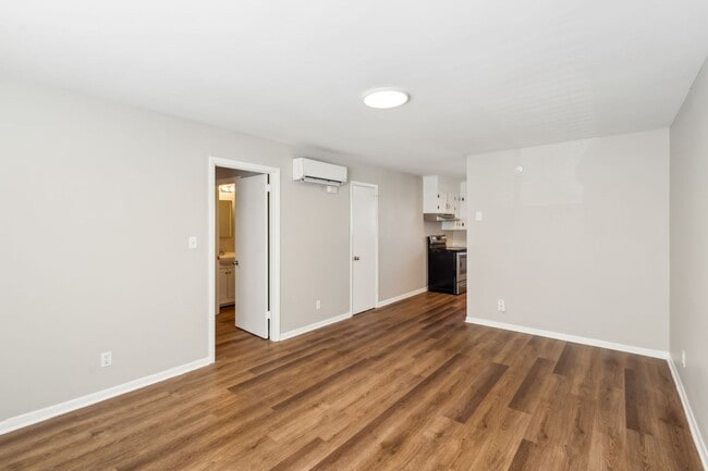 Interior Photo - Robertson Avenue Flats