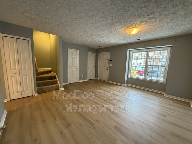 Building Photo - 10500 Boxmeer Ct