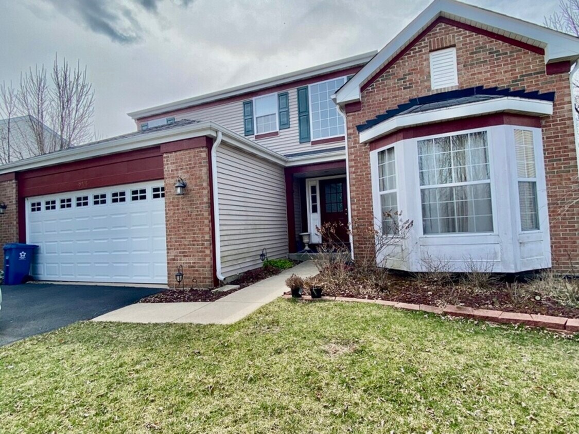 Primary Photo - 955 Summerhill Dr