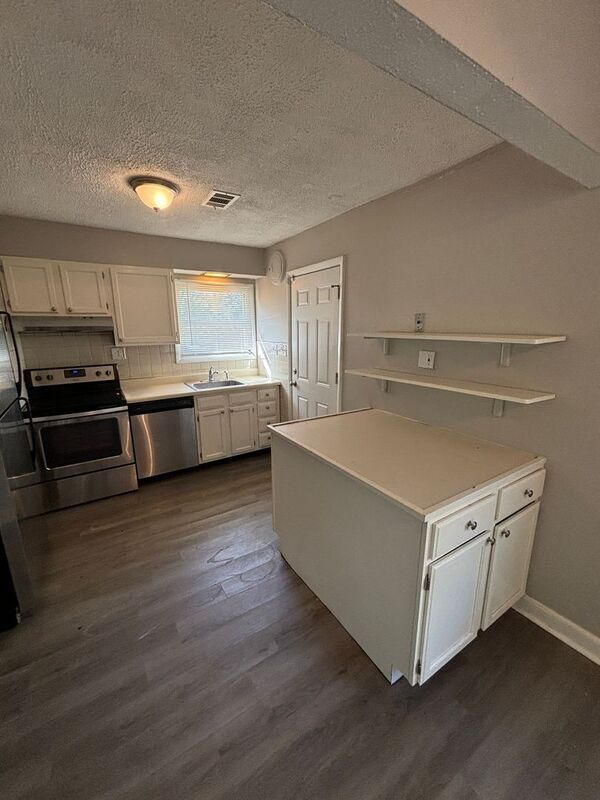 Building Photo - 1140 Northdale Ave
