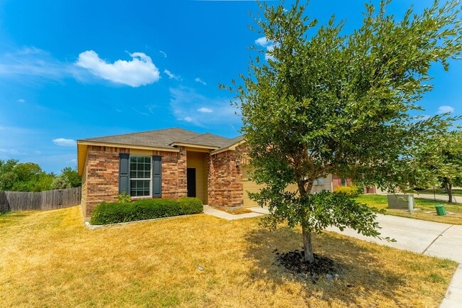 Building Photo - Beautiful new 3/2 home in the Heart of Austin